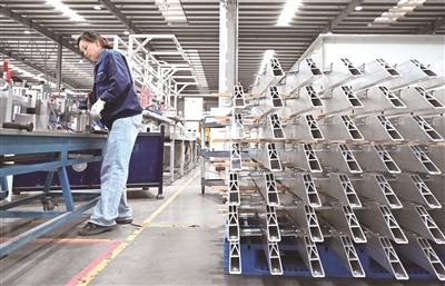 筑牢技術“護城河” 中國新能源汽車進階全球創(chuàng)新高地